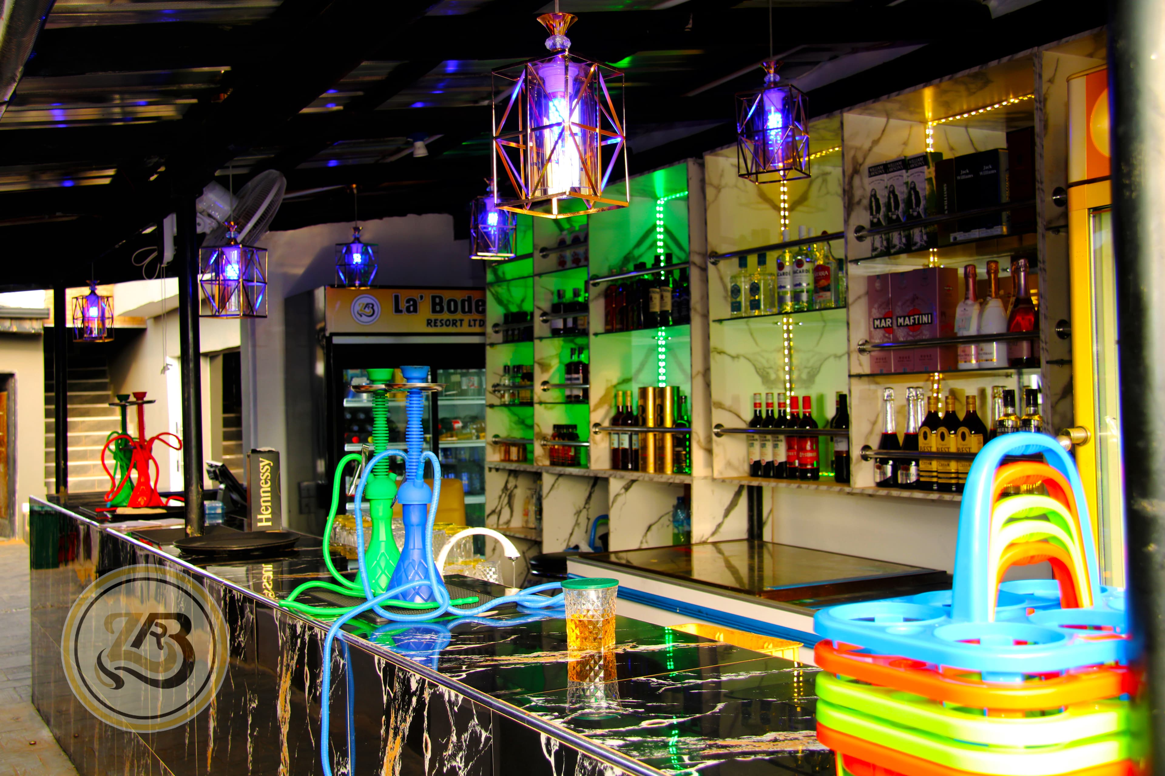 SIGNATURE MIXOLOGY